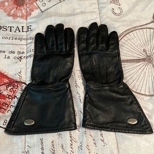 Men’s leather riding gloves.